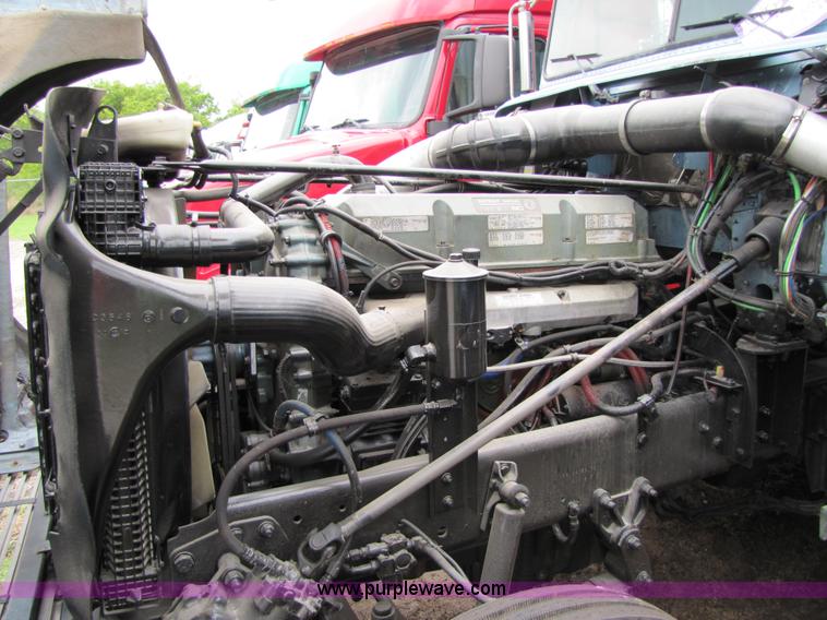 image for item 8002 2002 Freightliner Conventional FLD120 semi truck