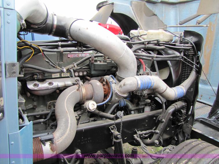 image for item 8002 2002 Freightliner Conventional FLD120 semi truck