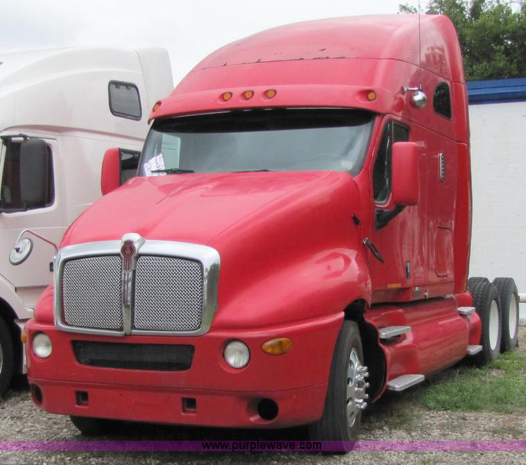image for item 8003 2002 Kenworth T2000 semi truck