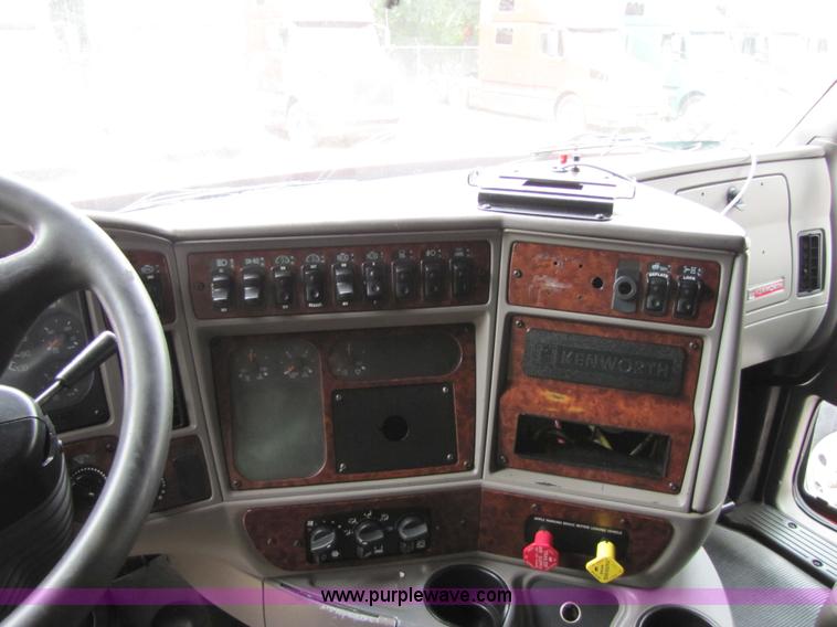image for item 8003 2002 Kenworth T2000 semi truck