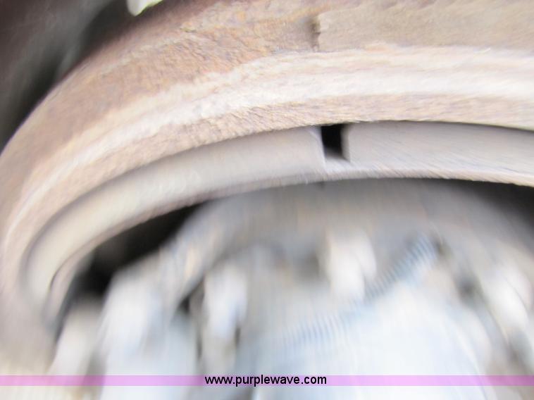 image for item 8003 2002 Kenworth T2000 semi truck