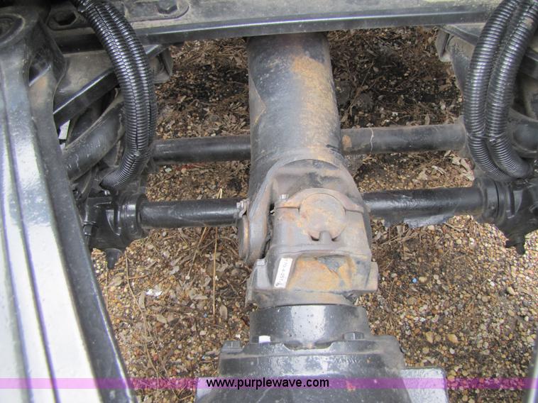 image for item 8003 2002 Kenworth T2000 semi truck