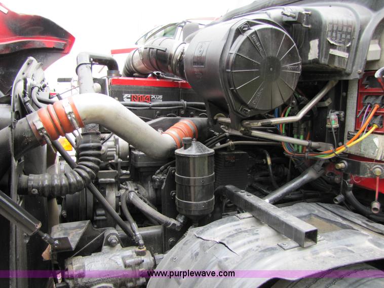 image for item 8003 2002 Kenworth T2000 semi truck