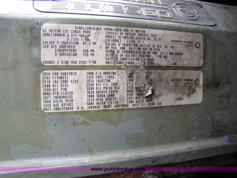 image for item 8004 2004 Freightliner Conventional Columbia semi truck