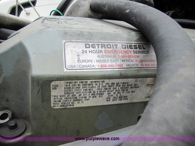 image for item 8004 2004 Freightliner Conventional Columbia semi truck