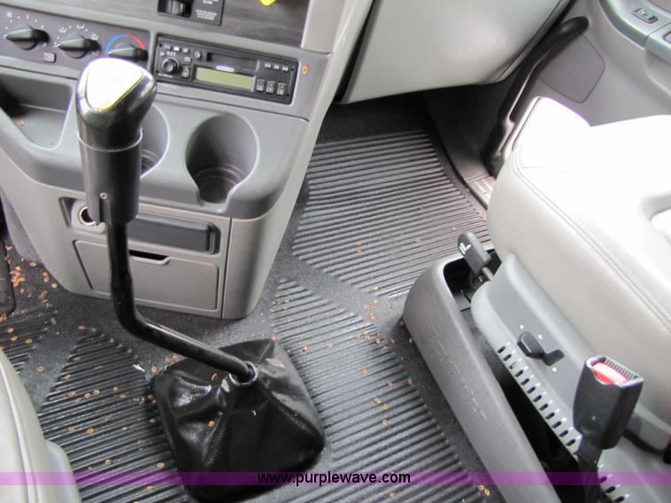 image for item 8005 2004 Freightliner Conventional Columbia semi truck