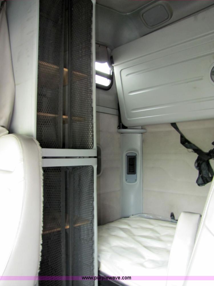 image for item 8005 2004 Freightliner Conventional Columbia semi truck