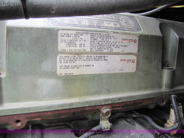 image for item 8005 2004 Freightliner Conventional Columbia semi truck