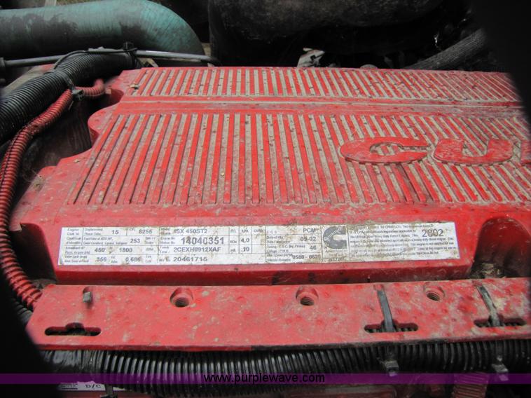 image for item 8007 2003 Volvo VNL64T 770 semi truck