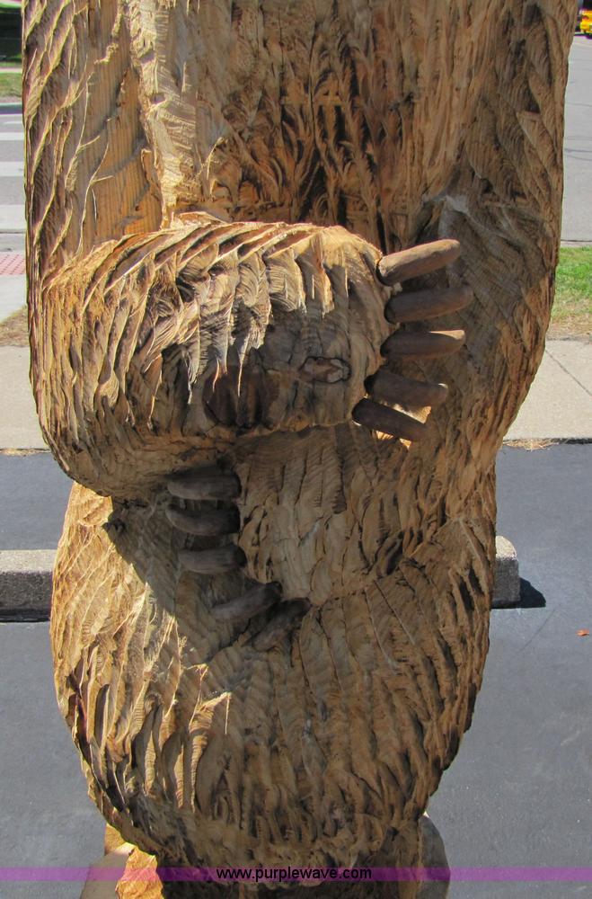 image for item 7192 Bear chainsaw art carving