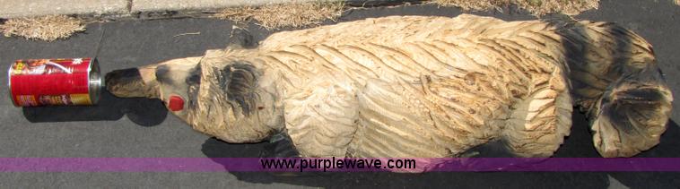 image for item 7195 Bear reach for a pork-and-beans chainsaw art carving