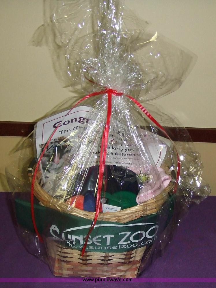 image for item 1215 "Explore Sunset Zoo"