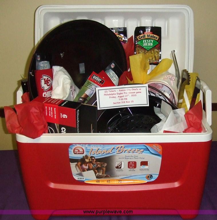 image for item 1220 "Kansas City Chiefs Tailgate Pack"