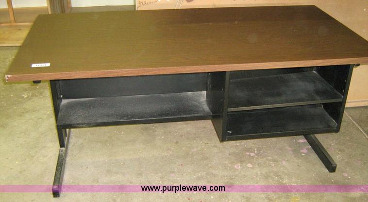 image for item 1004 (2) desks