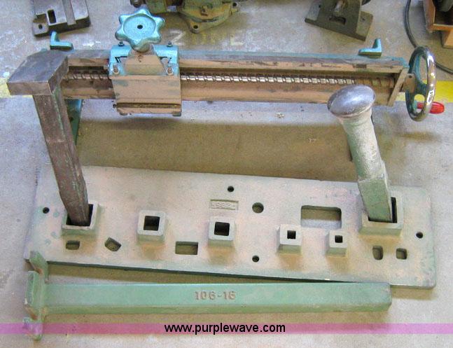 image for item 1017 Assorted tools