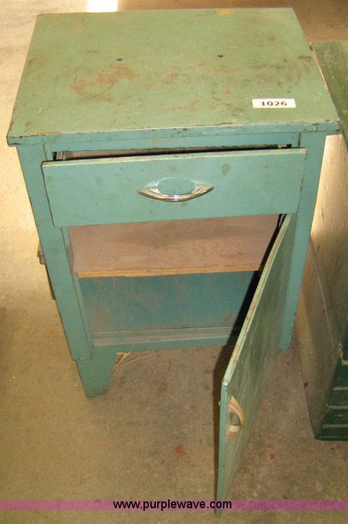 image for item 1026 (3) cabinets