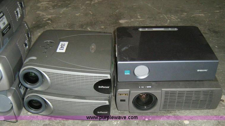 image for item 1043 (9) assorted non-operating projectors