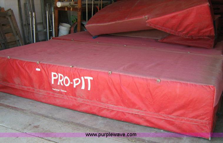 image for item 1051 Five section Pro-Pit pole vault pit