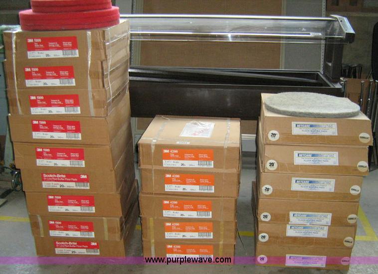 image for item 1055 (20) boxes of 20" buffer pads
