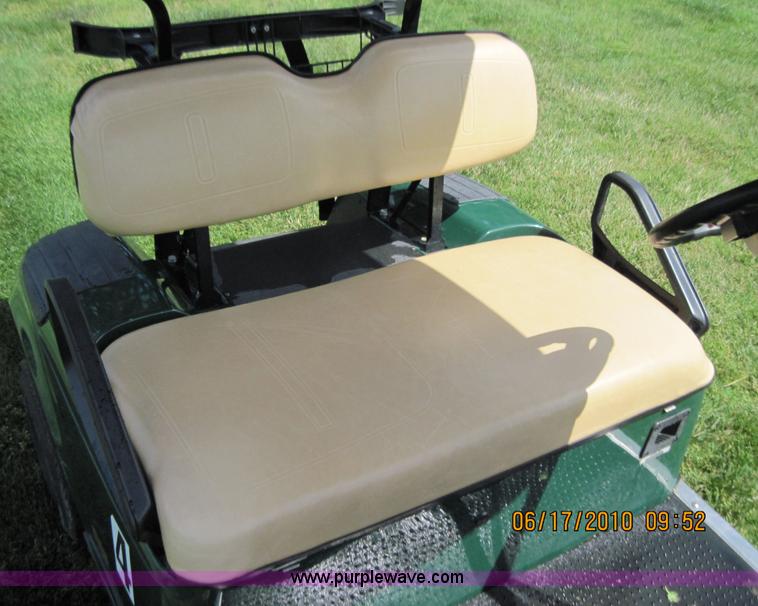 image for item 1057 2006 electric golf cart with charger