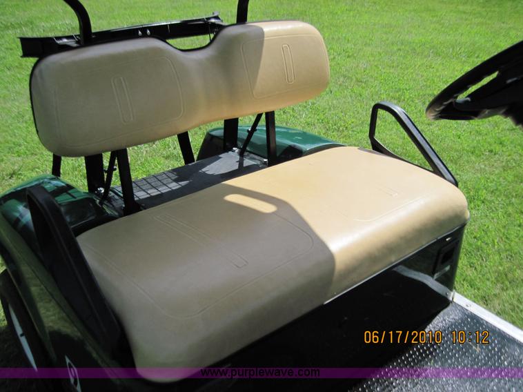 image for item 1060 2007 electric golf cart with charger
