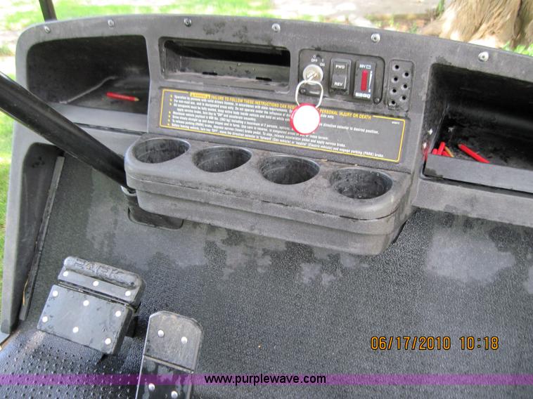 image for item 1061 2007 electric golf cart with charger