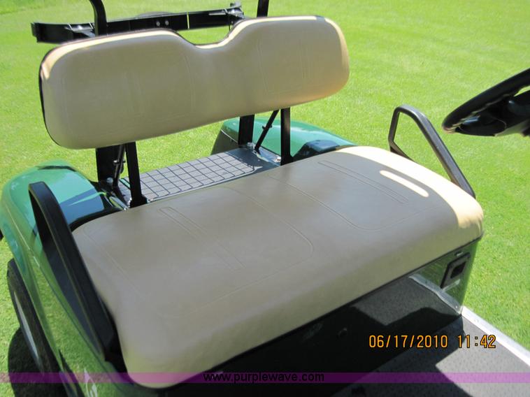 image for item 1062 2008 electric golf cart with charger