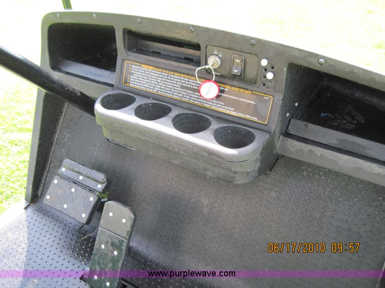 image for item 1064 2009 electric golf cart with charger