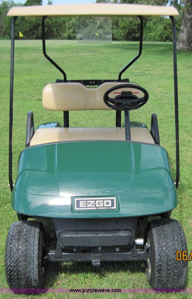 image for item 1065 2009 electric golf cart with charger