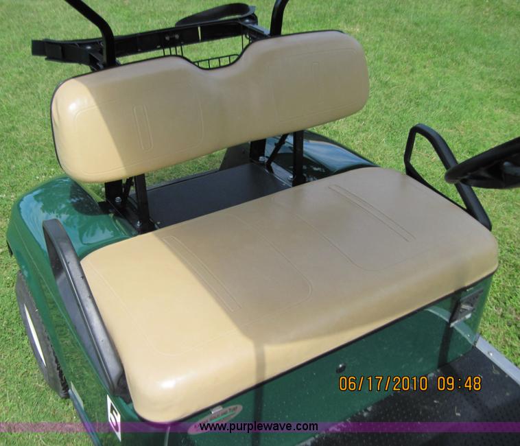 image for item 1065 2009 electric golf cart with charger