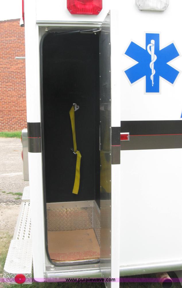 image for item 2017 1996 Ford E350 ambulance
