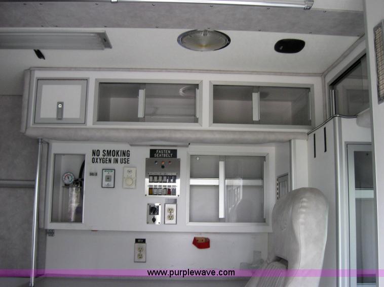 image for item 2017 1996 Ford E350 ambulance