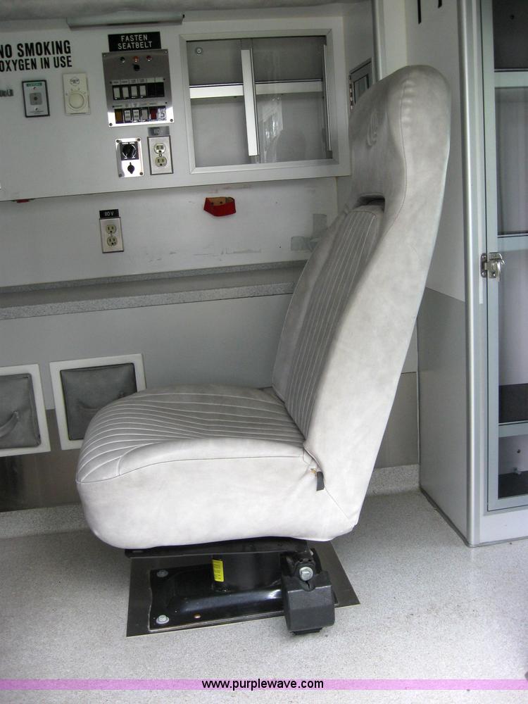 image for item 2017 1996 Ford E350 ambulance