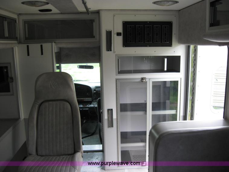 image for item 2017 1996 Ford E350 ambulance