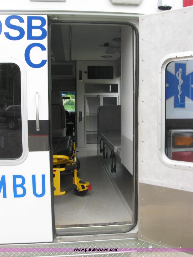 image for item 2017 1996 Ford E350 ambulance