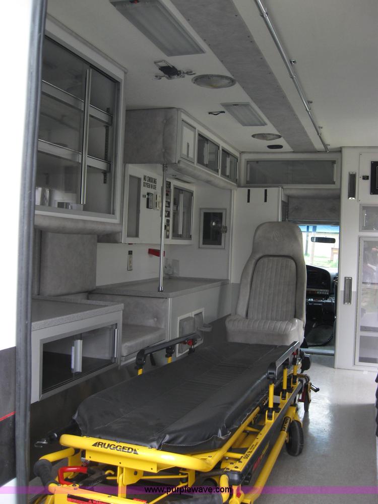 image for item 2017 1996 Ford E350 ambulance