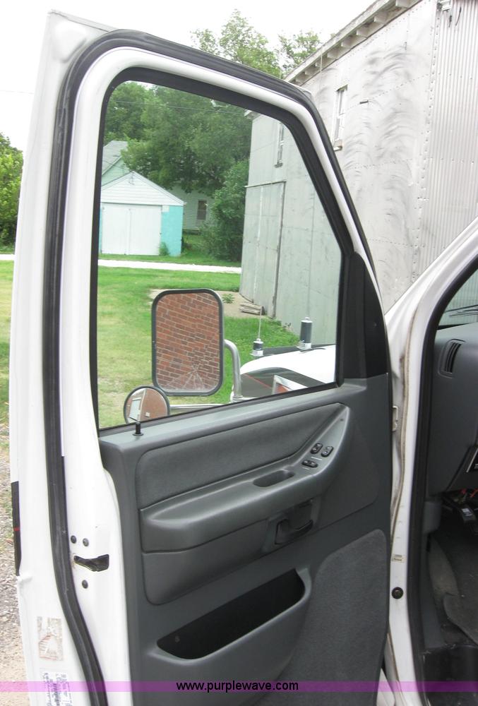 image for item 2017 1996 Ford E350 ambulance