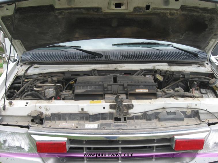 image for item 2017 1996 Ford E350 ambulance