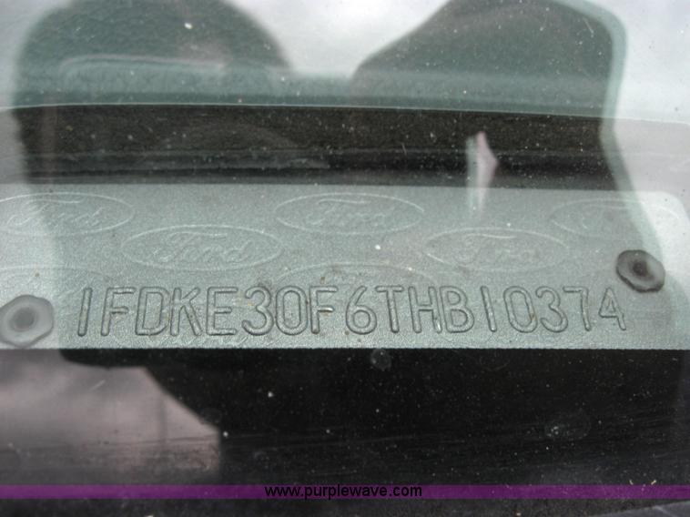 image for item 2017 1996 Ford E350 ambulance