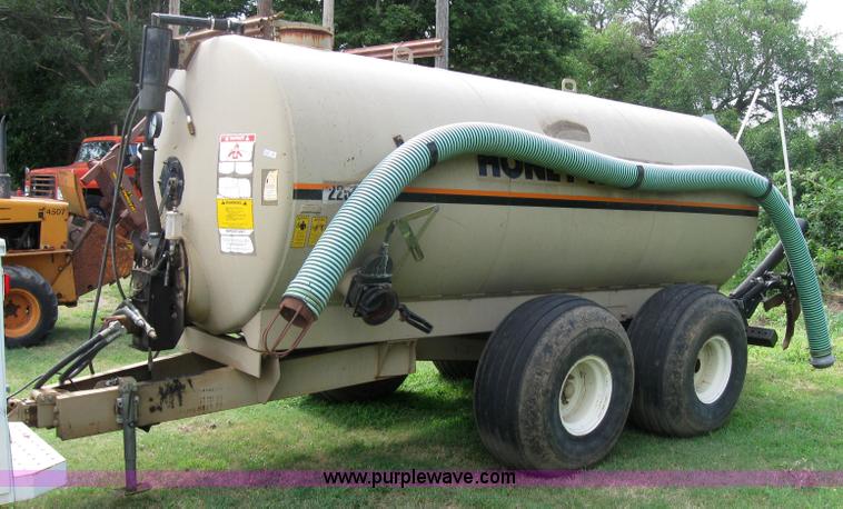 image for item 2039 Clay 2250 honey wagon