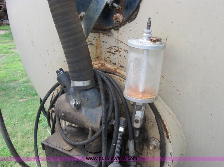 image for item 2039 Clay 2250 honey wagon