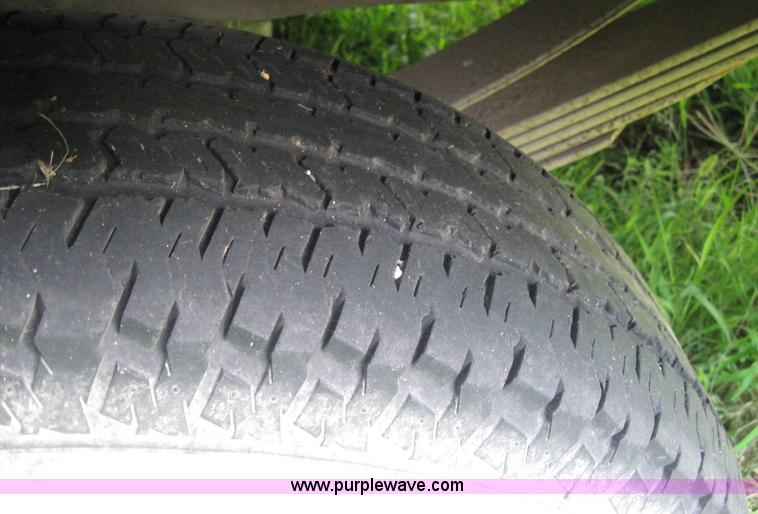 image for item 2040 1984 Ford F250 pickup truck