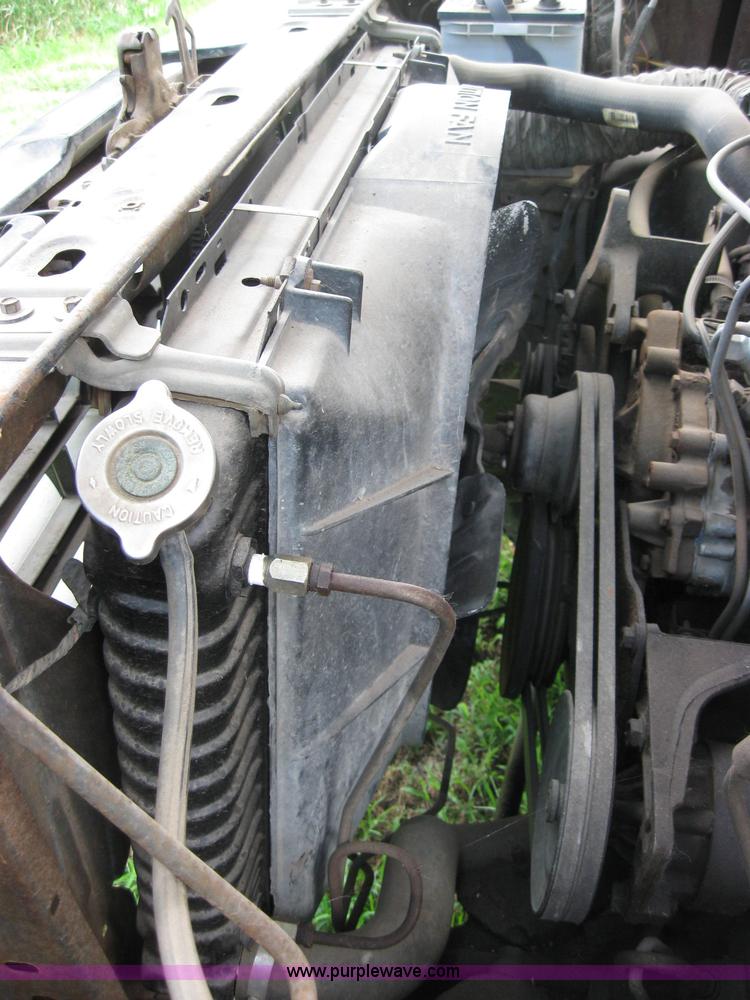 image for item 2040 1984 Ford F250 pickup truck