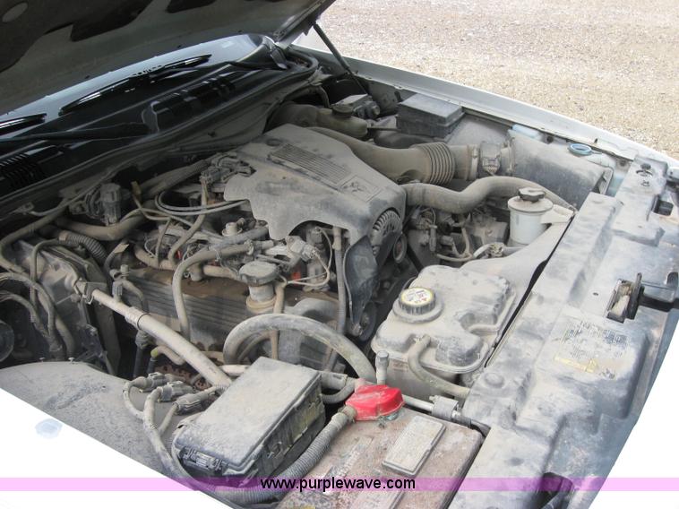 image for item 2041 2004 Ford Crown Victoria LX