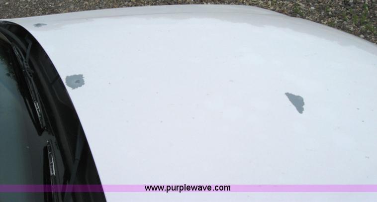 image for item 2044 2004 Ford Crown Victoria LX