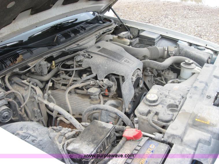 image for item 2044 2004 Ford Crown Victoria LX