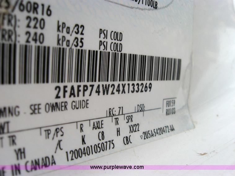 image for item 2044 2004 Ford Crown Victoria LX