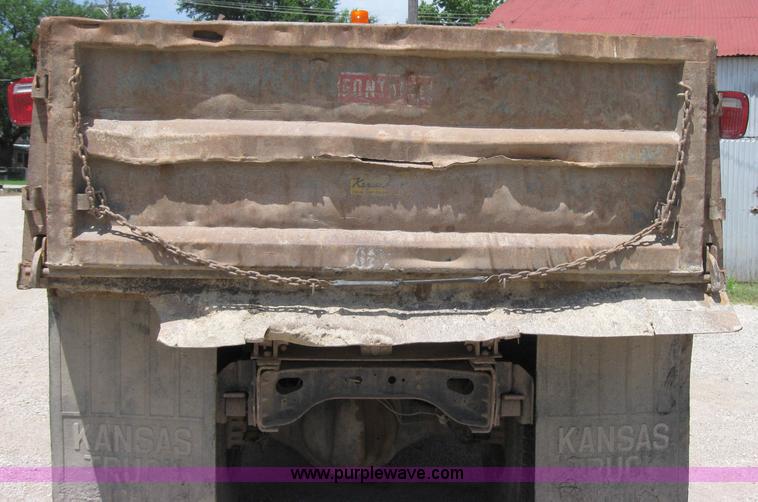 image for item 2048 1986 International 1754 dump truck