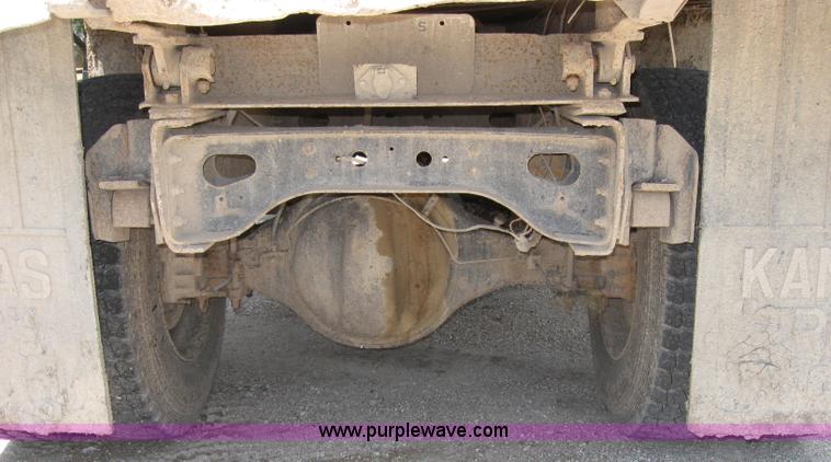 image for item 2048 1986 International 1754 dump truck