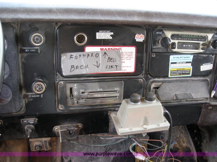 image for item 2048 1986 International 1754 dump truck